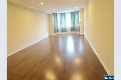 402 Penn Court, Edgewater, NJ 07020 - Photo 5