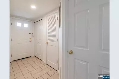 311 Hancock Court 311 #311, Edgewater, NJ 07020 - Photo 23