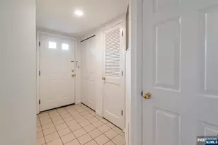 311 Hancock Ct 311, Edgewater, NJ 07020 - Photo 23