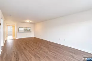 311 Hancock Ct 311, Edgewater, NJ 07020 - Photo 9