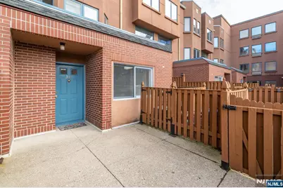 311 Hancock Court 311 #311, Edgewater, NJ 07020 - Photo 3