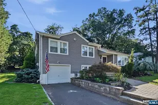 158 Morningside Rd, Paramus, NJ 07652 - Photo 1