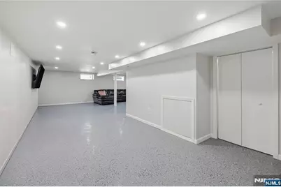 331 Elmwood Drive, Paramus, NJ 07652 - Photo 25