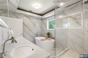 331 Elmwood Dr, Paramus, NJ 07652 - Photo 19