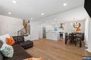 331 Elmwood Dr, Paramus, NJ 07652 - Photo 5