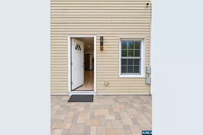 574 Preakness Avenue 1 #1, Haledon, NJ 07508 - Photo 3