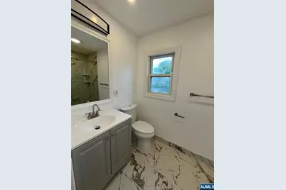 35 Orchard Street 2nd Floor #2nd Floor, Ridgefield Park, NJ 07660 - Photo 5