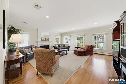 52 Robinhood Avenue, Closter, NJ 07624 - Photo 3