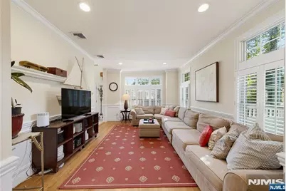 52 Robinhood Avenue, Closter, NJ 07624 - Photo 9