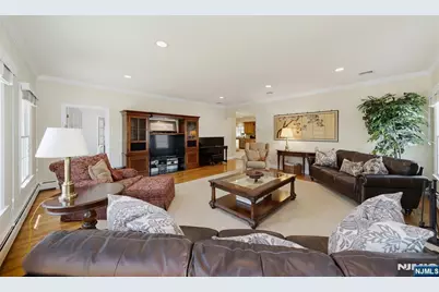 52 Robinhood Avenue, Closter, NJ 07624 - Photo 5