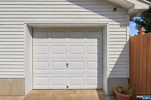 25 Edward St, Bergenfield, NJ 07621 - Photo 31