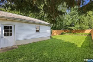 25 Edward St, Bergenfield, NJ 07621 - Photo 33