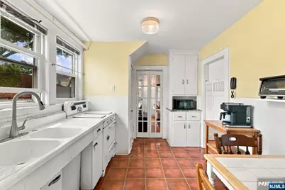 25 Edward Street, Bergenfield, NJ 07621 - Photo 19