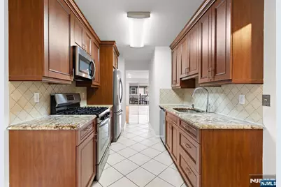 124 Panorama Drive, Edgewater, NJ 07020 - Photo 9