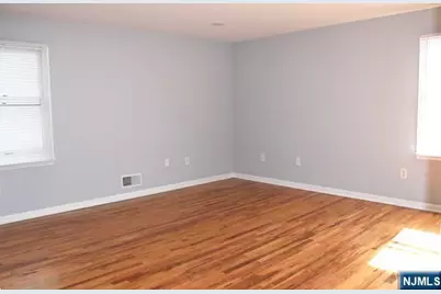 40 Chestnut Street, Lodi, NJ 07644 - Photo 5