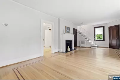 735 Summit Avenue, River Edge, NJ 07661 - Photo 9
