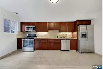 2413 Hammett Avenue, Fort Lee, NJ 07024 - Photo 43