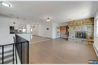 2413 Hammett Avenue, Fort Lee, NJ 07024 - Photo 17