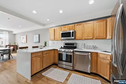 225 Clinton Street 4 #4, Hoboken, NJ 07030 - Photo 11