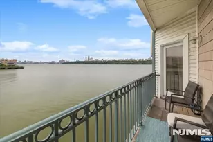 106 The Promenade, Edgewater, NJ 07020 - Photo 3