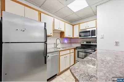 279 Clark Street A15 #A15, Hackensack, NJ 07601 - Photo 7