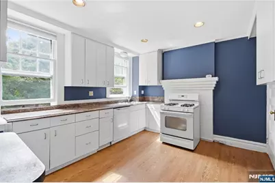 126 Wildwood Avenue, Montclair, NJ 07043 - Photo 9