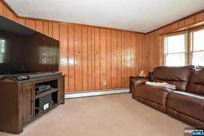 638 Asbury Street, New Milford, NJ 07646 - Photo 15
