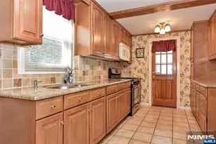 638 Asbury St, New Milford, NJ 07646 - Photo 11