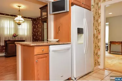 638 Asbury Street, New Milford, NJ 07646 - Photo 13
