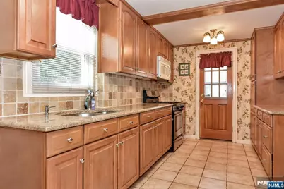 638 Asbury Street, New Milford, NJ 07646 - Photo 11