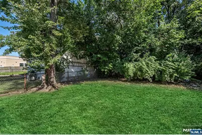 310 Main Street, South Hackensack Township, NJ 07606 - Photo 33