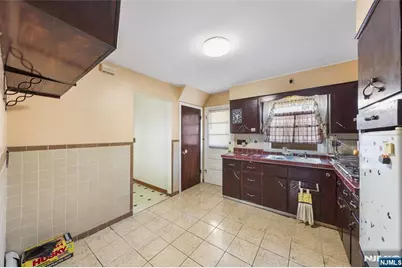 466 Delavan Avenue, Newark, NJ 07107 - Photo 15