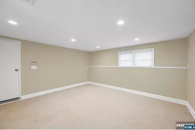 23 Hampshire Road, Paramus, NJ 07652 - Photo 21