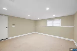 23 Hampshire Rd, Paramus, NJ 07652 - Photo 21