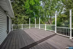 23 Hampshire Rd, Paramus, NJ 07652 - Photo 27