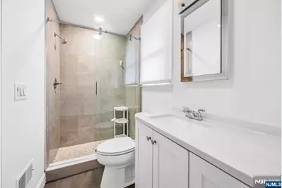 23 Hampshire Road, Paramus, NJ 07652 - Photo 15