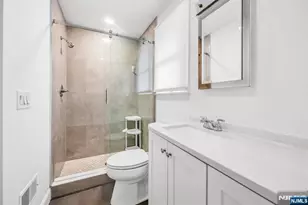 23 Hampshire Rd, Paramus, NJ 07652 - Photo 15