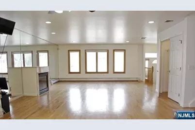 330 Lincoln Avenue, Fort Lee, NJ 07024 - Photo 5