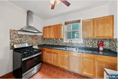 171 Burgess Place, Passaic, NJ 07055 - Photo 5