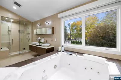 827 Alden Road, Paramus, NJ 07652 - Photo 17