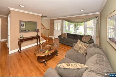 700 Evans Street, Paramus, NJ 07652 - Photo 7