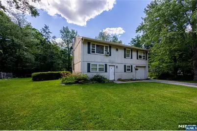 103 Alturas, Vernon, NJ 07422 - Photo 3