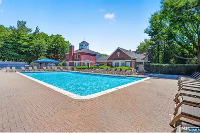 502 Livingston Court N502 #N502, Edgewater, NJ 07020 - Photo 3