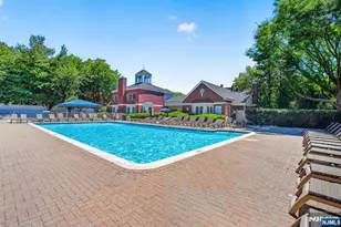 502 Livingston Ct N502, Edgewater, NJ 07020 - Photo 3