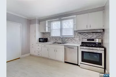 60 Montague Place 1 #1, Montclair, NJ 07042 - Photo 5