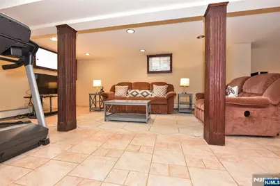 519 Saint Pauls Avenue, Cliffside Park, NJ 07010 - Photo 23