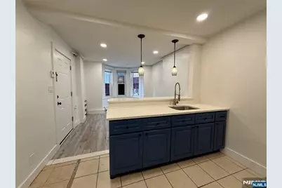 270 1/2 Summit Avenue 1st Fl #1st fl, Jersey City, NJ 07306 - Photo 3