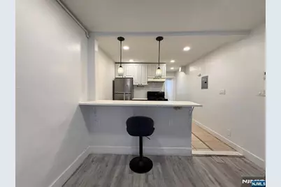 270 1/2 Summit Avenue 1st Fl #1st fl, Jersey City, NJ 07306 - Photo 7