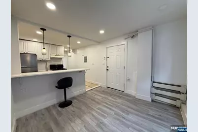 270 1/2 Summit Avenue 1st Fl #1st fl, Jersey City, NJ 07306 - Photo 9