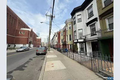 270 1/2 Summit Avenue 1st Fl #1st fl, Jersey City, NJ 07306 - Photo 17